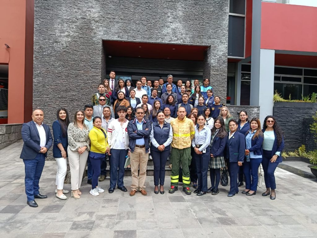 Visita educativa a la Estación de Bomberos Quito